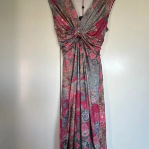 Mönstrad klänning från Ilse Jacobsen - Storlek L, helt ny med prislapp, stretchig i tyget