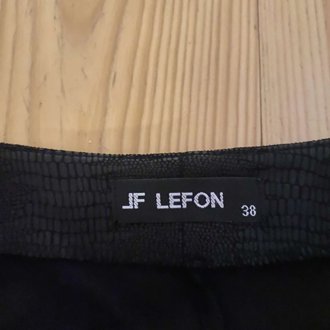 Svart kjol från JF Lefon - 90