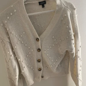 Kofta - Jättesöt kofta i bra skick, perfekt nu till hösten🙌😍