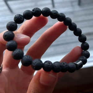 Svart pärl armband  - Aldrig använt  Skick 10/10