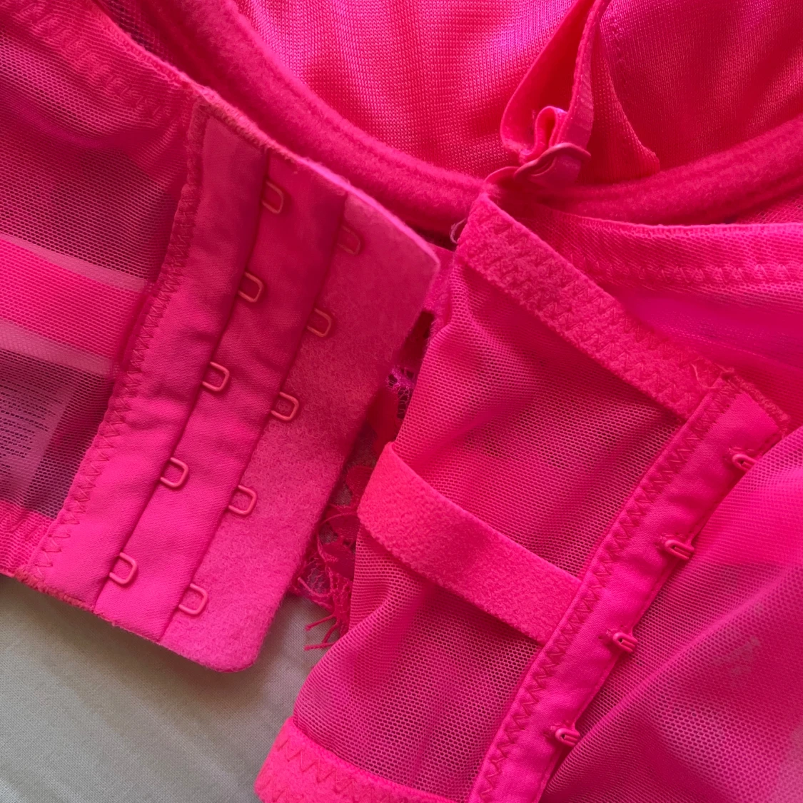 skrikrosa spets bh med lätt push up - 91