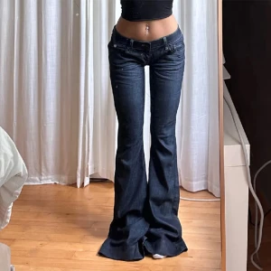 Jeans - Midjemått 37, innerbenslängd 91