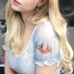 Angel mesh top - Supersöt meshtopp med änglamotiv🪽 Storlek saknas med passar mig som har XS-S vanligtvis