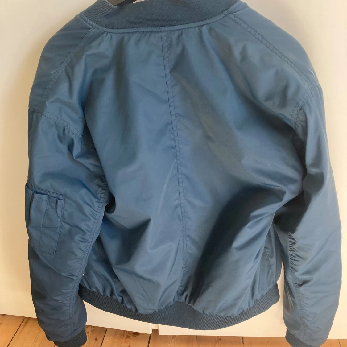Marinblå bomberjacka - 92