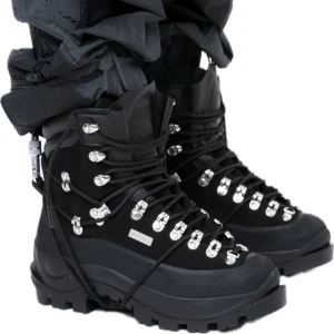 Heliot Emil x Diemme Hiking Boots - Heliot fumbla min order så jag fick ett extra par gratis, allt extra tillkommer. Helt nya och oanvända, bilderna är lånade men kan skicka egna vid intresse. Retail 550€ Kan gå ner vid snabb affär