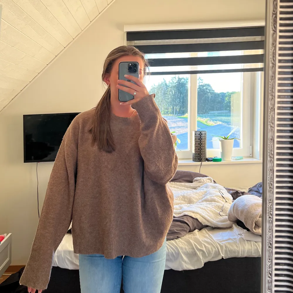 Beige/brun stickad tröja från Zara ❤️‍🔥i bra skick ✨. Tröjor & Koftor.