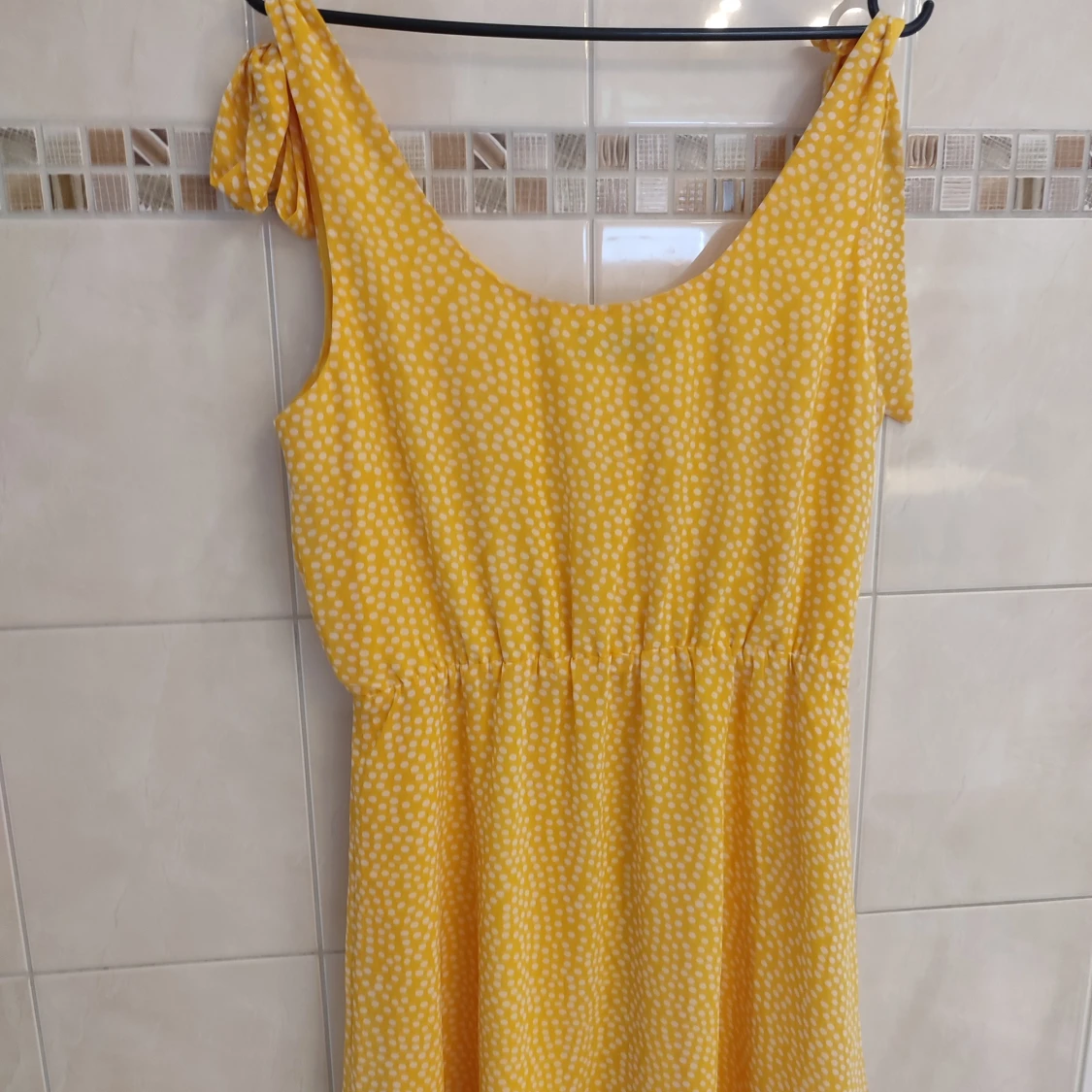 Gul klänning  - 92