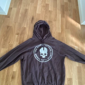 NUMBER (N)INE Hoodie - Number (n)ine rep i bra skick. Knappt använd. Storlek M 