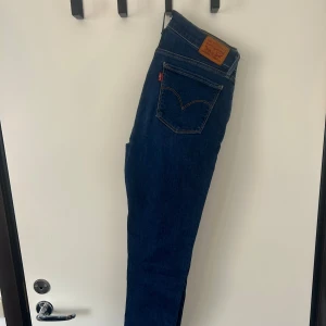 Levis jeans - Helt oanvända endast provade.