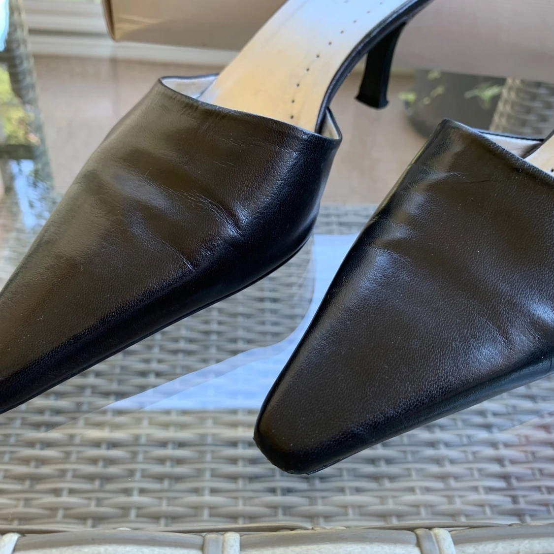 Svarta pumps från BCBGirls - 1