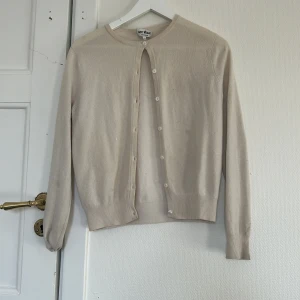 Tjocktröja -  Säljer min Soft goat kofta för den inte kommer till användning ❤️❤️