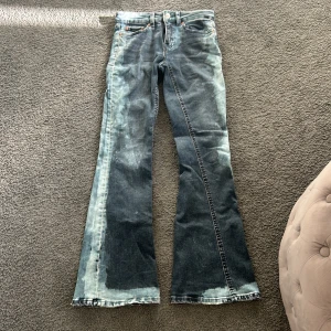 Jeans - Jätte snygga lågmidjadebootcut jeans