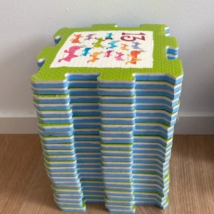 Byggar plattor för barn - Bygg plattor som barn kan bygga med och bilda till en låda och mer👍🏼