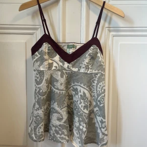 Vintage linne - Fin topp köpt second hand i portugal förra sommaren! Insydd för att passa XS/S 😊