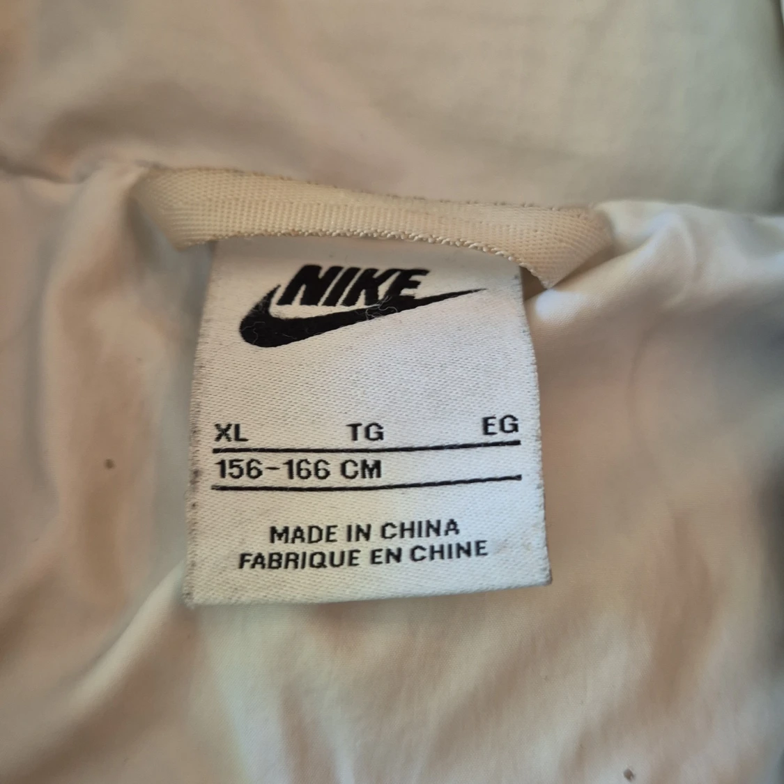 Svart pufferjacka från Nike - 91