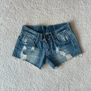 Söta vintage jeansshorts🩵🩵 - Tyvärr för små för mig, oanvända💕💕