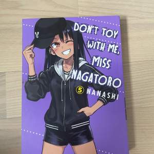 Dont toy with me miss nagatoro vol 5.har en fläck på framsidan men inga skador. 30kr+15kr frakt.