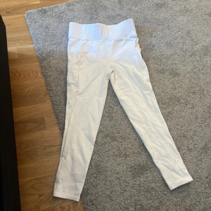 Kingsland tävlingsridbyxor  - Vita ridbyxor i fint skick❤️