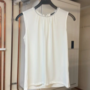 Snygg topp - Snygg topp i bra skick, nästan oanvänd