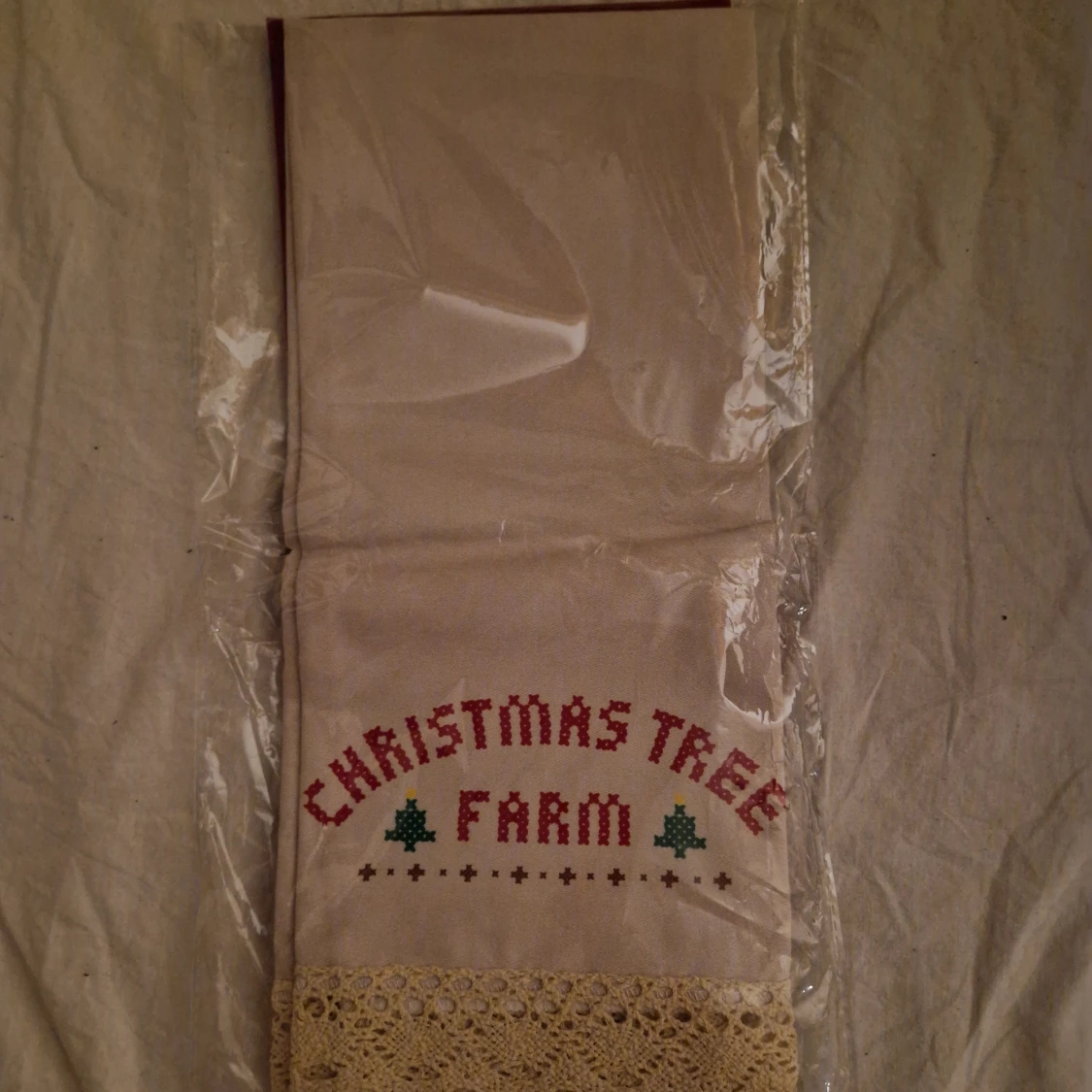 Taylor swift christmas tree farm kökshanddukar - 1