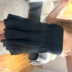 Zara klänning - sååå fin Zara klänning som är helt oanvänd strl S 🥰🥰