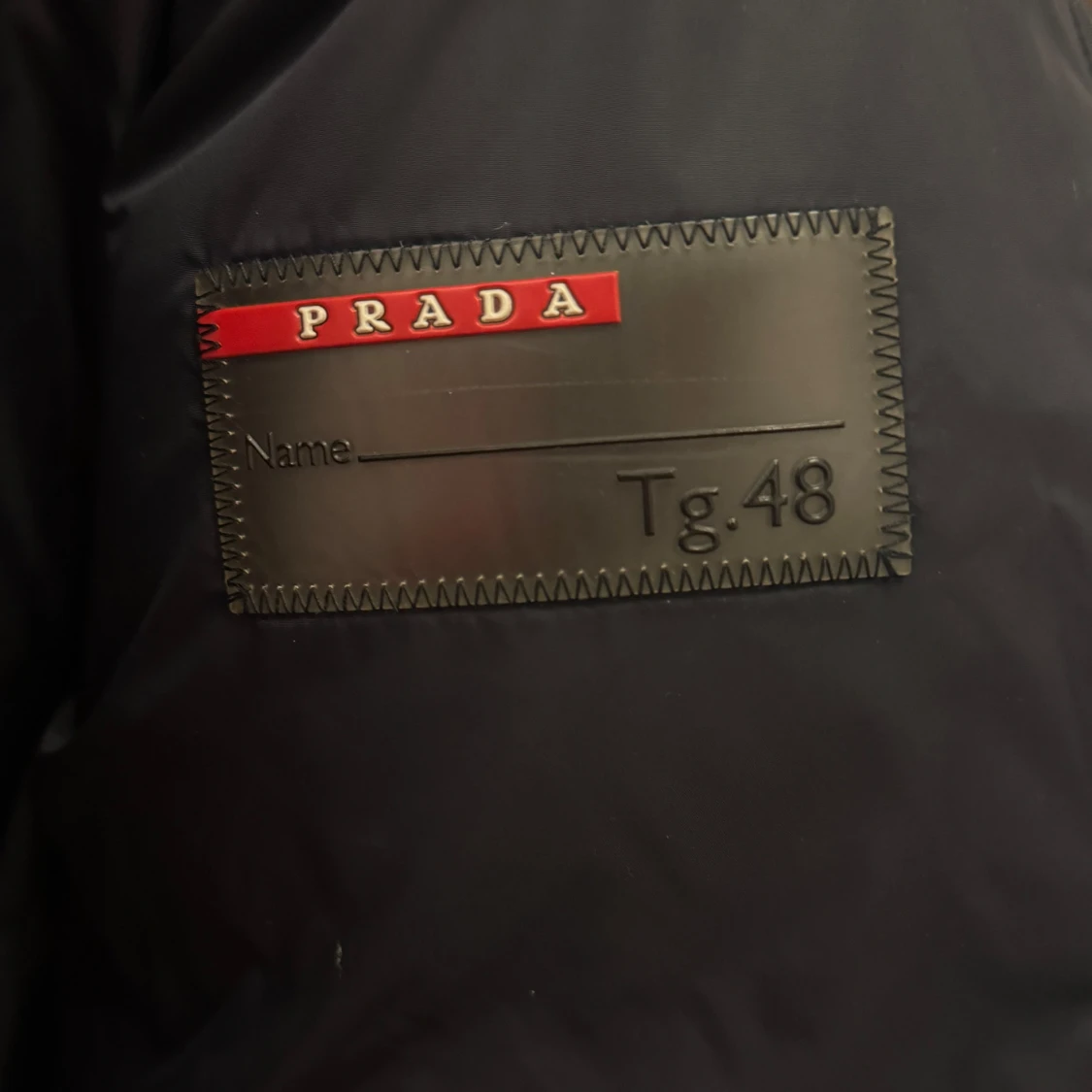 Mörkblå pufferjacka från Prada - 2