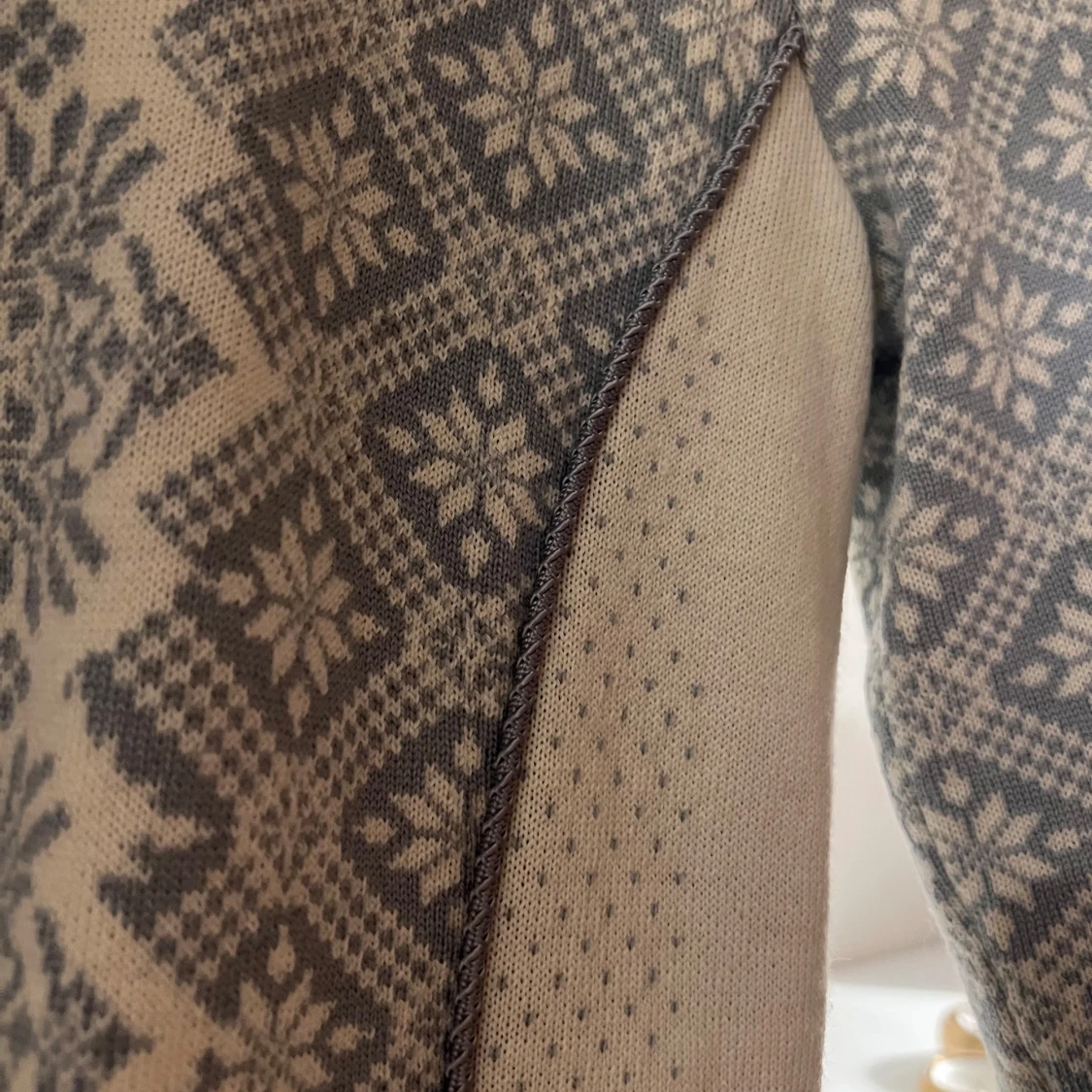 Så fin ljusblå och vit mönstrad kofta från Dale of Norway - 2