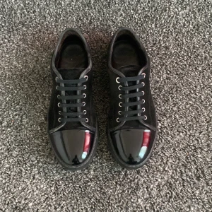 Svarta Lanvins  - Skick:8,5/10, inga stora flaws/ defekter | uk8≈43 | inget og medföljer | fraktad inom 24 h | vid frågor kontakta oss gärna !🙌