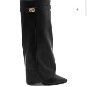 Folded Boots - Superfina oanvända höga boots som inte passade mig💕