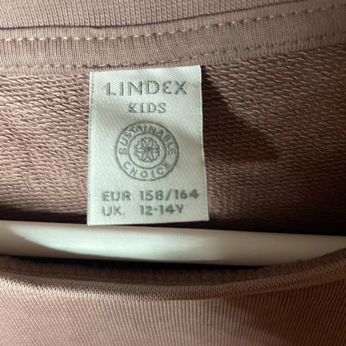  tröja med pärldetaljer  - 1