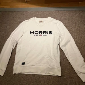 Morris Tröja  - Tja! Säljer en tvärfet sweatshirt från morris. Skick 10/10. Inte använd många gånger alls så nyskick 🍾 Hör av er vid frågor å funderingar 👍