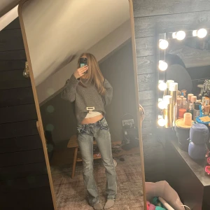 bootcut lowaist jeans  - använda ett fåtal gånger, vet tyvärr inte märket! jag är 170cm❤️ skriv för frågor/ fler bilder🥰
