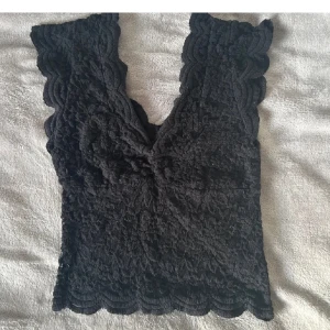 Spets topp zara - Den sälj ej längre och är mycket populär!