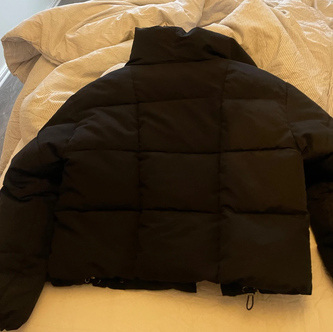 Svart pufferjacka från Pieces - 1