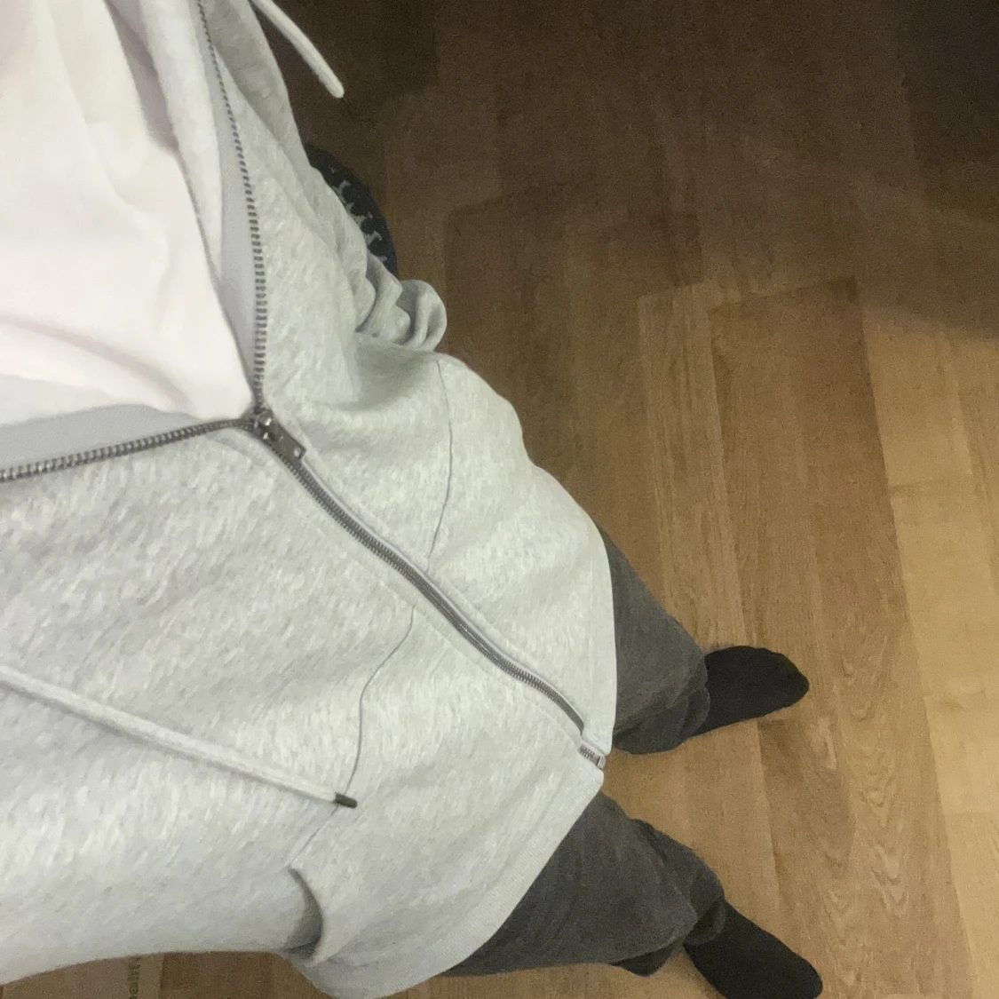 Grå hoodie från Jack & Jones - 1