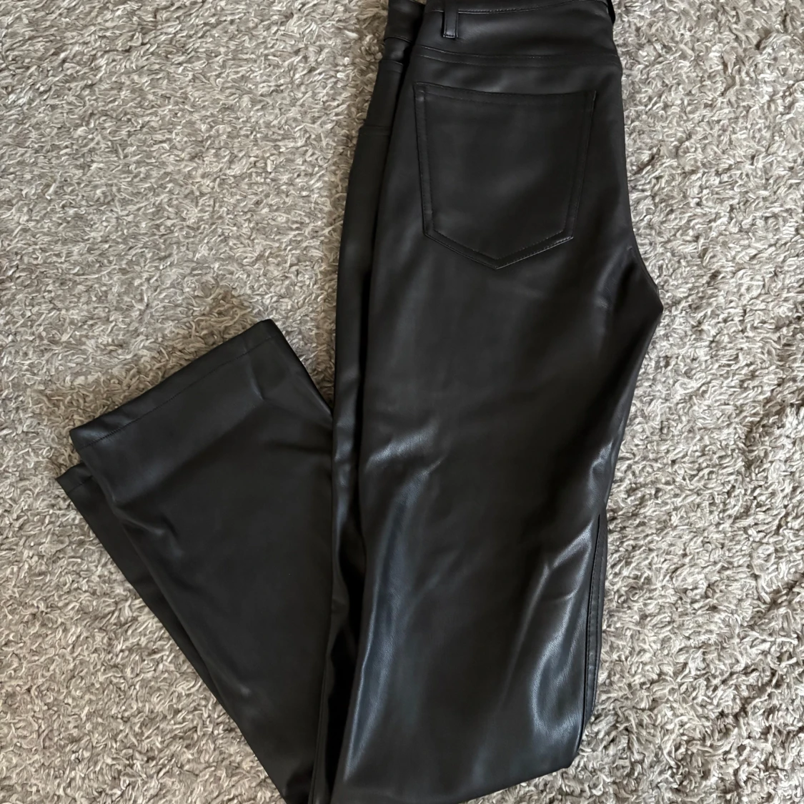 Svarta skinnbyxor - 4