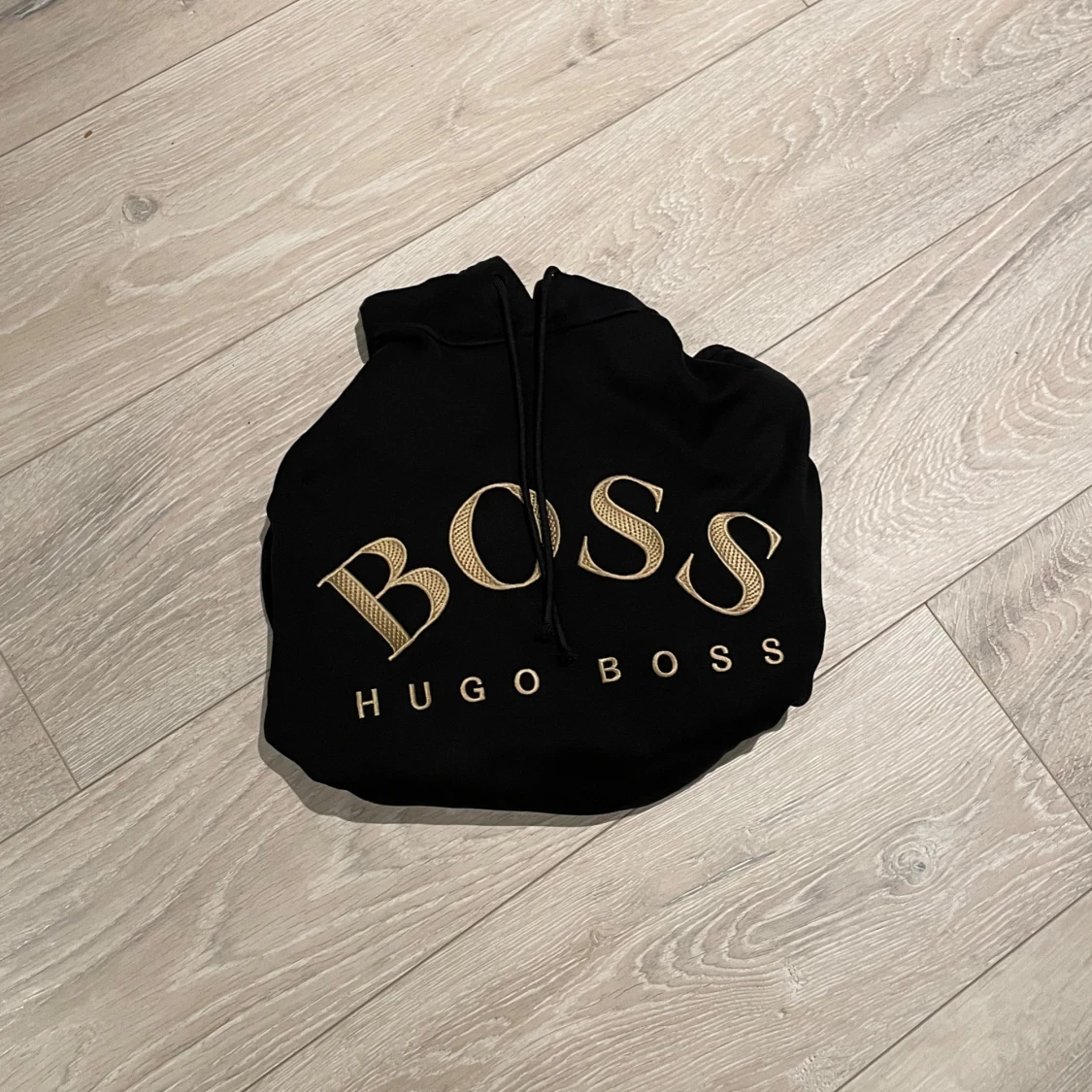Svart hoodie från Hugo Boss - 2