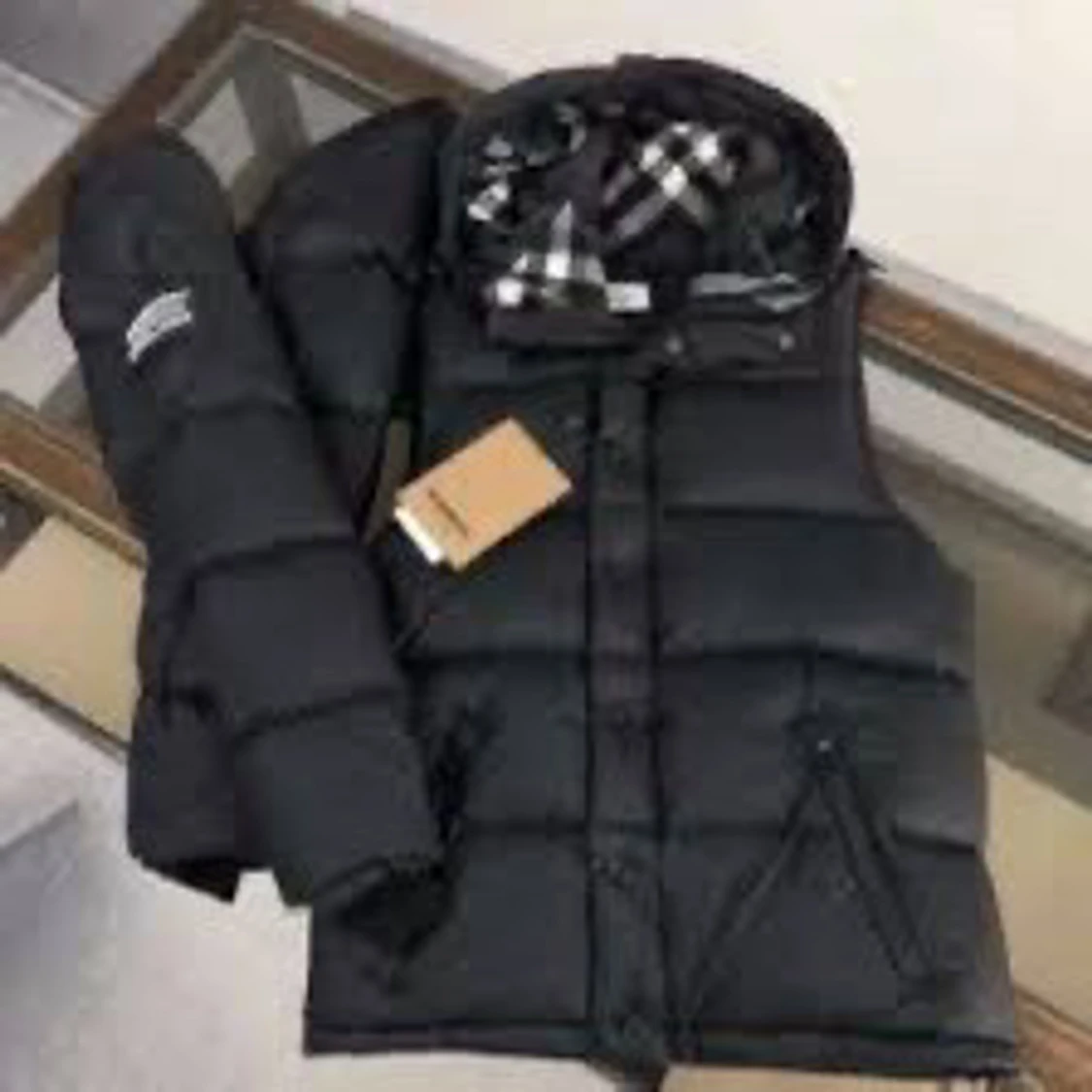 Svart dunjacka från Burberry - 2