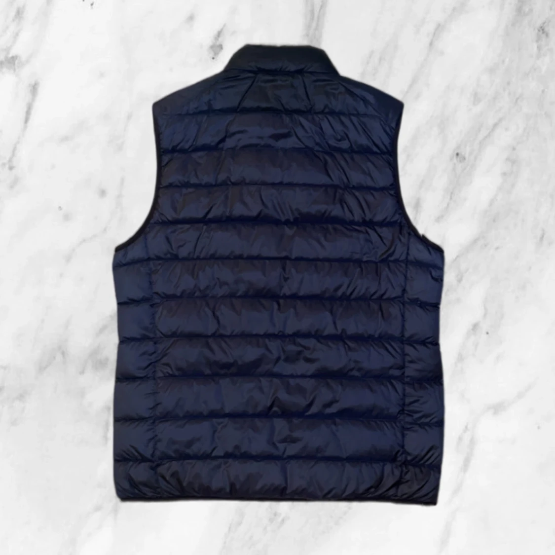 Marinblå dunväst från Uniqlo - 1