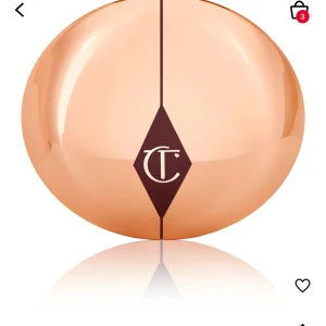 Charlotte tilbury puder - Säljer detta charlotte tilbury puder i reseformat, använt en gång men tyckte inte det funkade på mig. Superfint!!