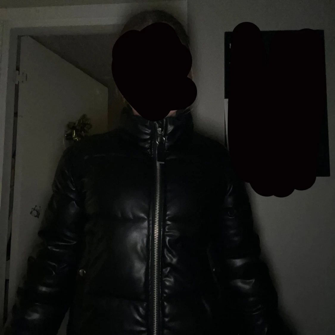 Svart pufferjacka - 1