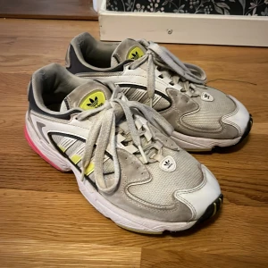 Adidas skor - Jättebekvama Adidas skor