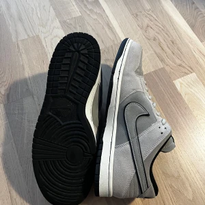 Nike Dunk Low x Otomo katsuhiro ”Grey Stone” - Nike Collab med Otomo Katsuhiro Nike Dunks Low, Skateskor bland annat