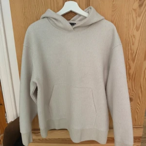 Hoodie - Snygg hoodie från Zara i lite tjockare Material storlek S 🤍