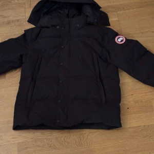 Canada goose  - En snygg och helt ny vinter jacka som passar perfekt inför vintern.