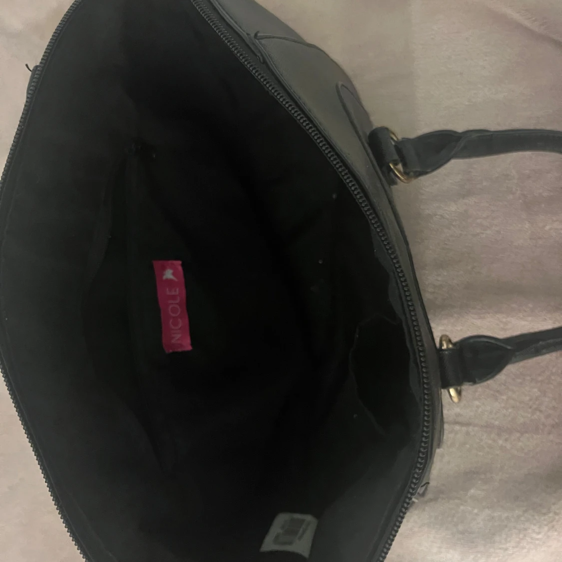 Svart handväska  - 92