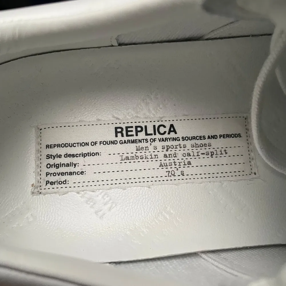 Maison Margiela Skor | Skick: 10/10 (Sprillans Nya) | Strl 43 | Pris - 3499 | Allt og kommer med, tags, dustbags, Maison Margiela Kort | Fraktar via Postnord eller Instabox på köparens bekostnad | Hör av dig vid minsta fråga eller fundering!. Skor.