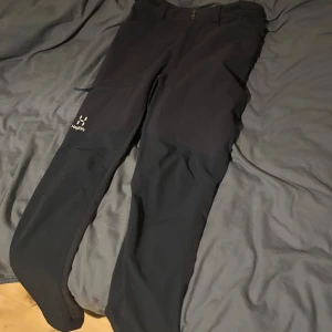 Haglöfs byxor junior - Storlek 164 för barn Fick den av en vän fast den va för liten