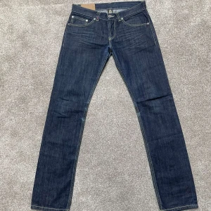 Dondup jeans - Säljer dessa dondup jeans. Storlek 30, köp för endast 899. Skick 9/10. Hör av dig vid frågor eller funderingar!