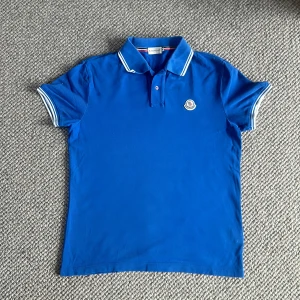 Moncler pike - Skick 8/10, priset kan diskuteras  Storlek M men sitter som en S